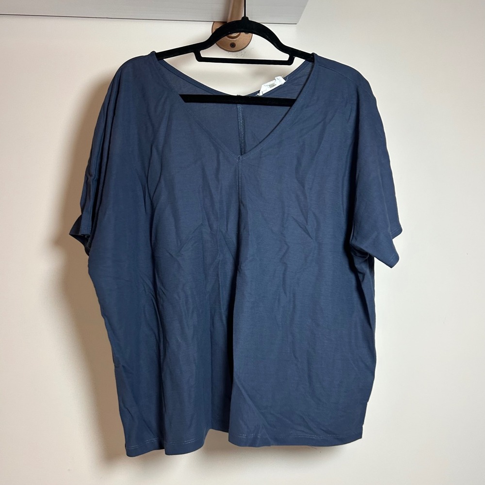 Korye Women Navy Blue V-Neck Short Sleeve Oversized Top Size 1X Rayon Blend‎